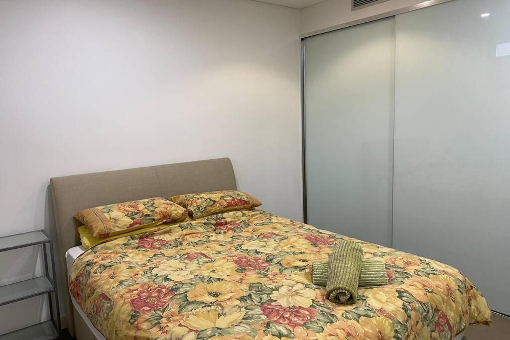 悉尼著名華人区 宝活 Burwood 高級公寓 *